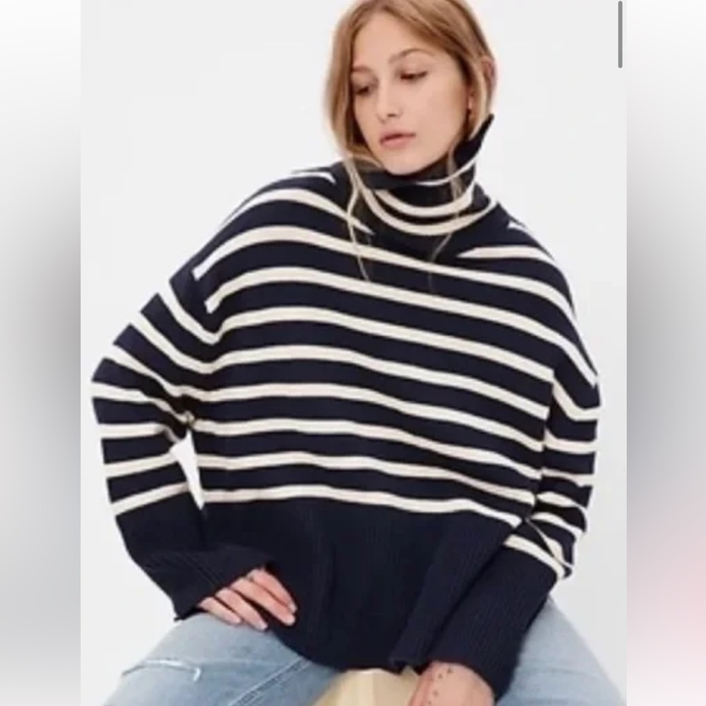 GAP 24/7 Split Hem Navy & White Stripe Turtleneck Sweater Sz XS